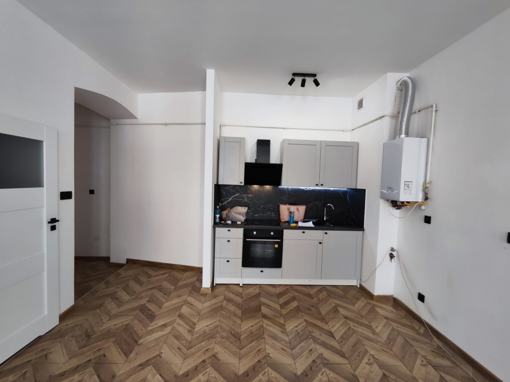 Na sprzedaż przestronne mieszkanie w centrum Bytomia - 49,38m² bez skosów, po generalnym remoncie. - 0