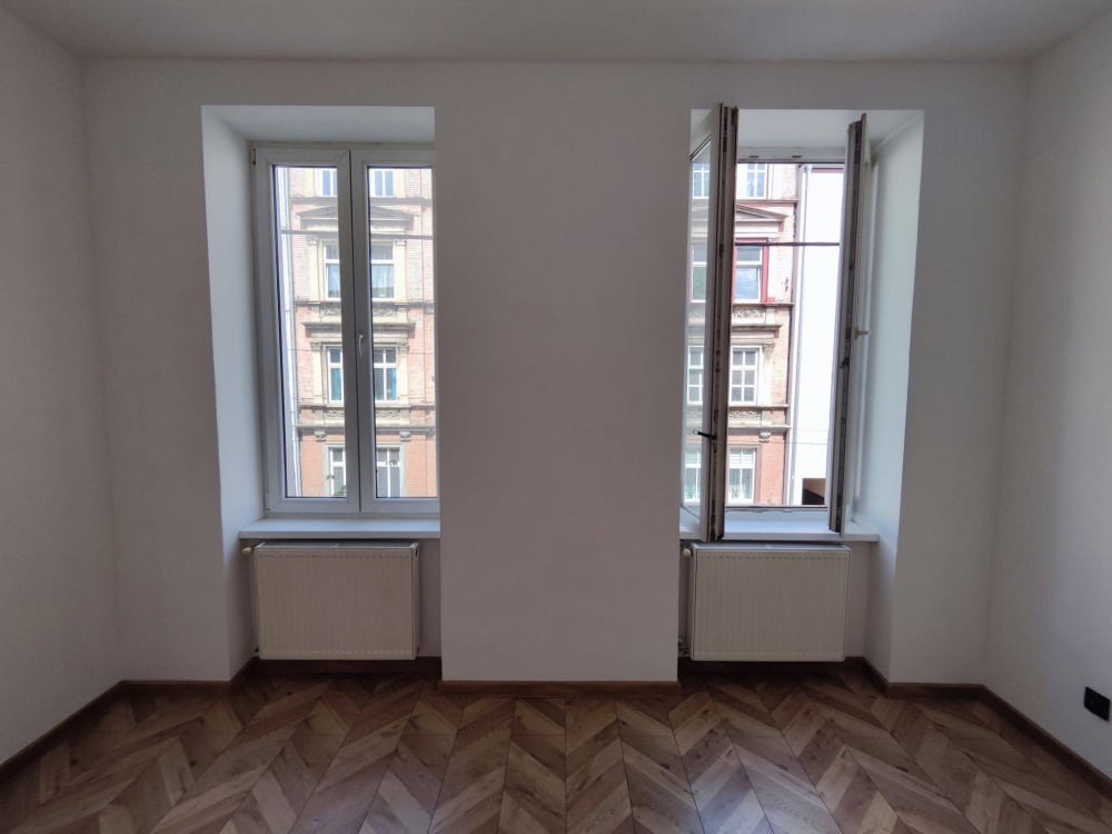 Na sprzedaż przestronne mieszkanie w centrum Bytomia - 49,38m² bez skosów, po generalnym remoncie. - 16