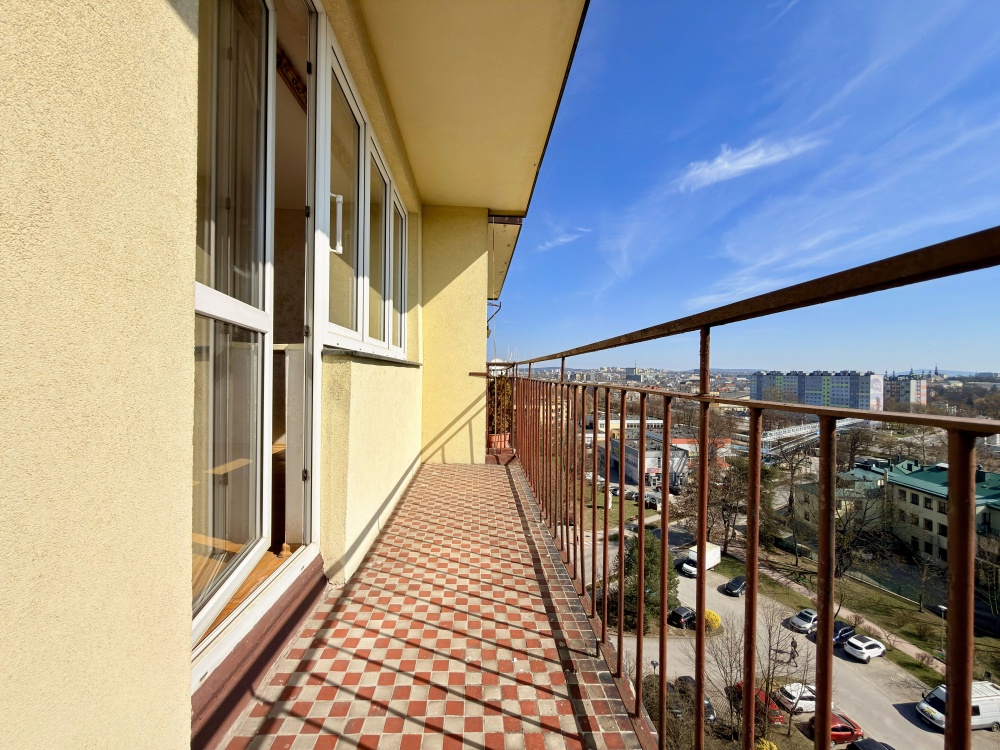 Jasne mieszkanie z loggią i szeroką panoramą Kielc, 3 pokoje, 54 m² - 1