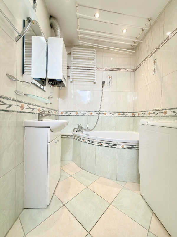 Jasne mieszkanie z loggią i szeroką panoramą Kielc, 3 pokoje, 54 m² - 7