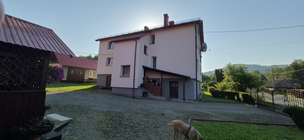 Sprzedam dom z zabudowaniami godpodarczymi  - 1