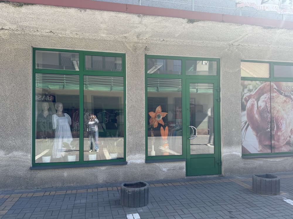 Lokal usługowy na sprzedaż / Radomsko, ul. Tysiąclecia / "Ryneczek" - 3