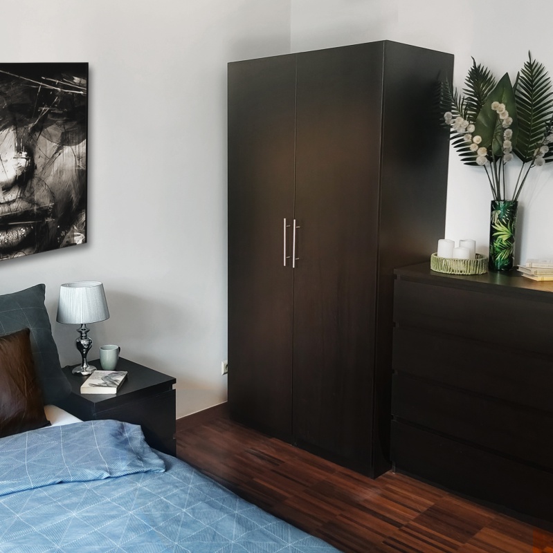 2 pokojowe mieszkanie na Gocławiu z oddzielną kuchnią, windą, komórką lokatorską, miejscem w garażu podziemnym BEZPOŚREDNIO - 1