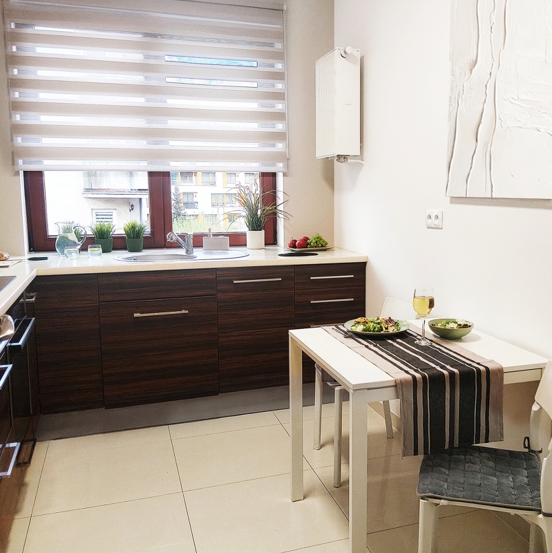 2 pokojowe mieszkanie na Gocławiu z oddzielną kuchnią, windą, komórką lokatorską, miejscem w garażu podziemnym BEZPOŚREDNIO - 2