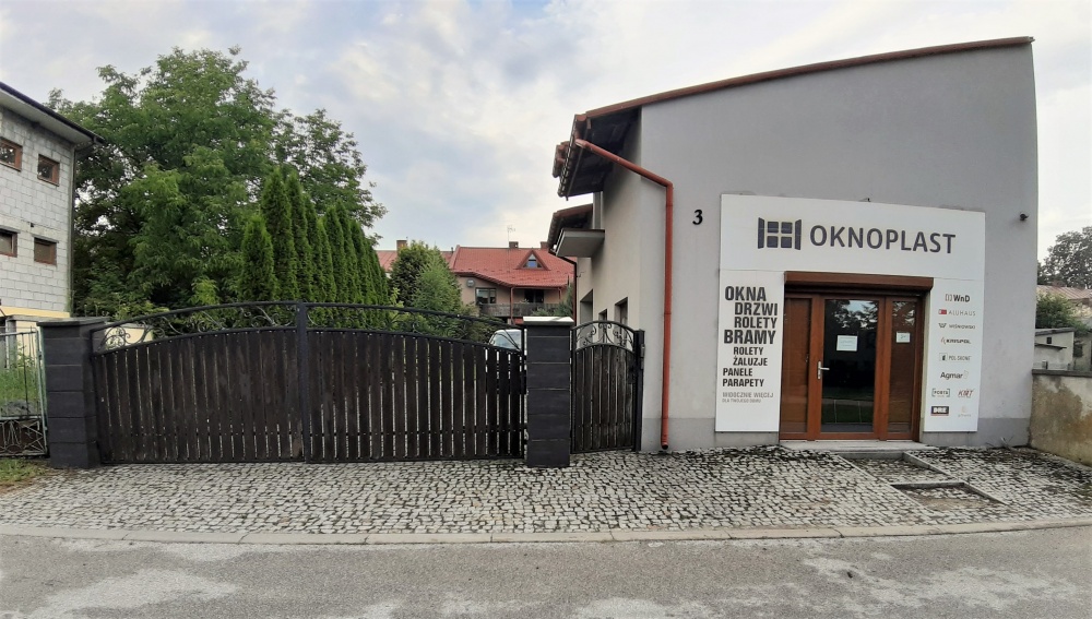 Duży dom i budynki „na biznes” - 16