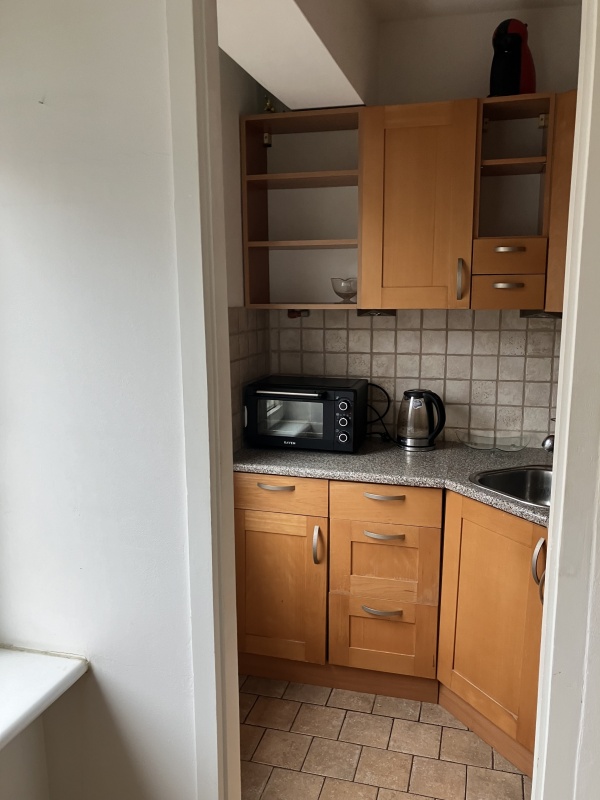 Słoneczna kawalerka na ul. Podleśnej (do metra ok. 500 m) - 2