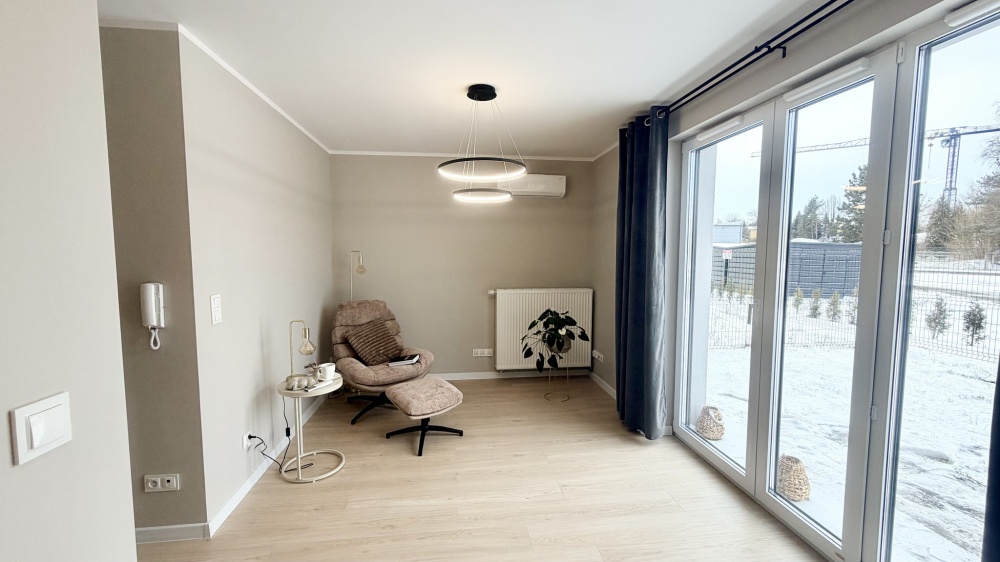 Przestronna kawalerka z tarasem , ogródkiem, miejscem parkingowym - 4