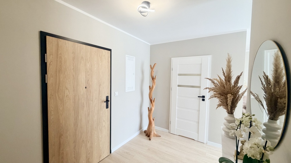 Przestronna kawalerka z tarasem , ogródkiem, miejscem parkingowym - 12