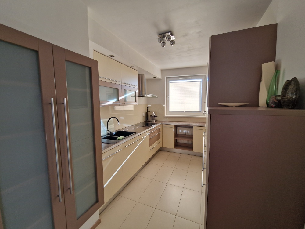 Wynajmę 3-pokojowe mieszkanie - 3