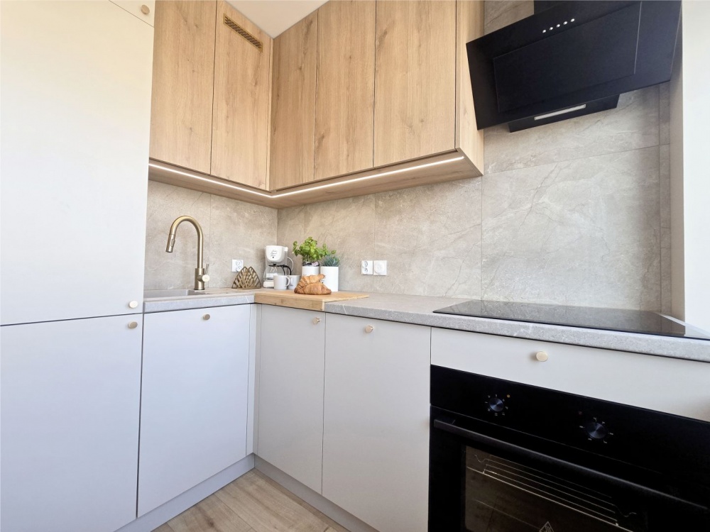 Bezpośrednio | 3 pokoje | 48m2 | 2 piętro | świeżo po remoncie | do wprowadzenia | full stolarz - 4