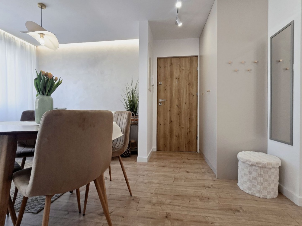 Bezpośrednio | 3 pokoje | 48m2 | 2 piętro | świeżo po remoncie | do wprowadzenia | full stolarz - 15