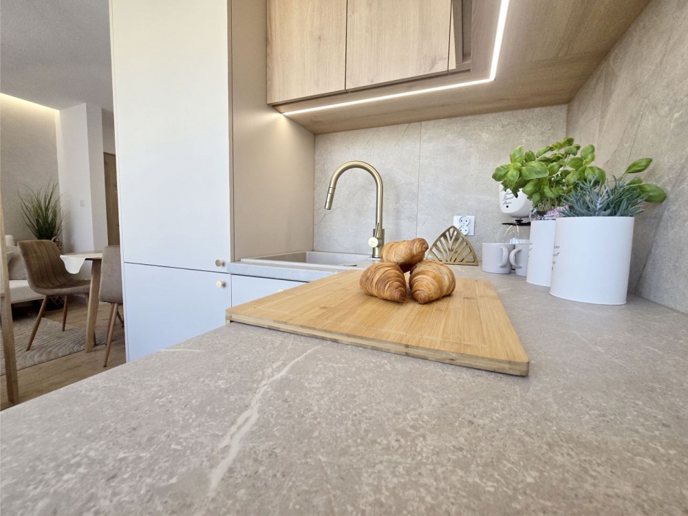 Bezpośrednio | 3 pokoje | 48m2 | 2 piętro | świeżo po remoncie | do wprowadzenia | full stolarz - 17