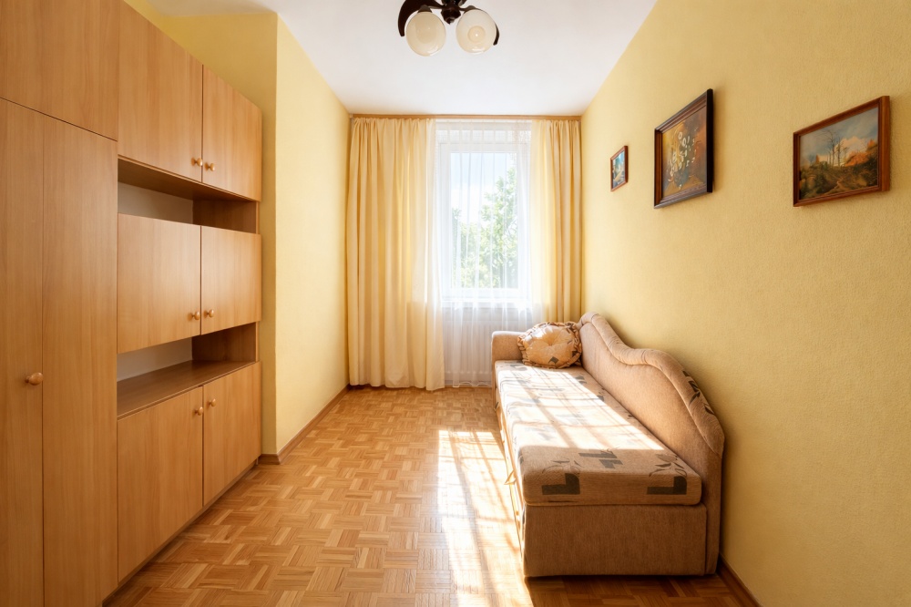 Słoneczne mieszkanie 48 m² | 3 pokoje | parter | duży potencjał - 0