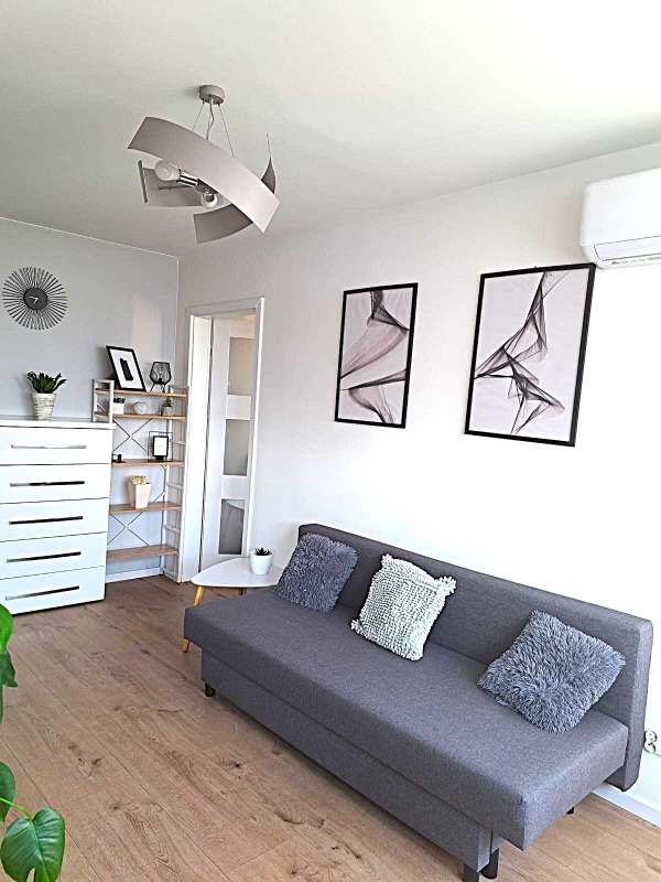 LUX2 pokoje ul.Studzienna balkon,klimatyzacja po remoncie - 1