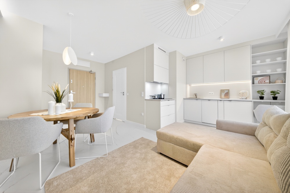 Nowoczesna kawalerka w pełni umeblowana z balkonem - 0