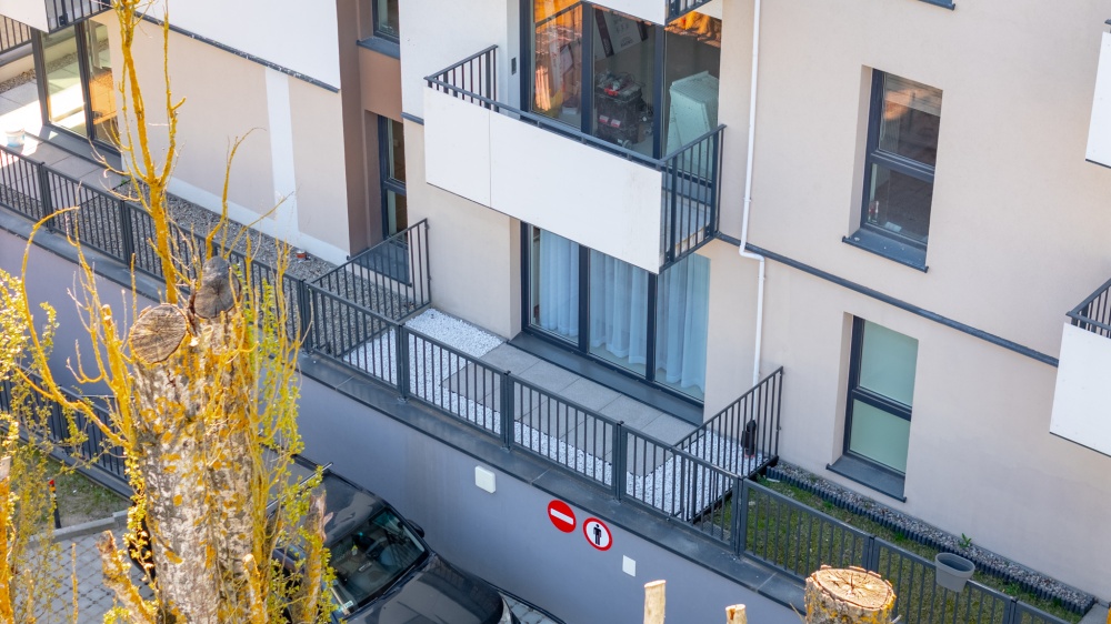 Nowoczesna kawalerka w pełni umeblowana z balkonem - 8