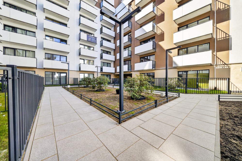 Nowoczesna kawalerka w pełni umeblowana z balkonem - 9