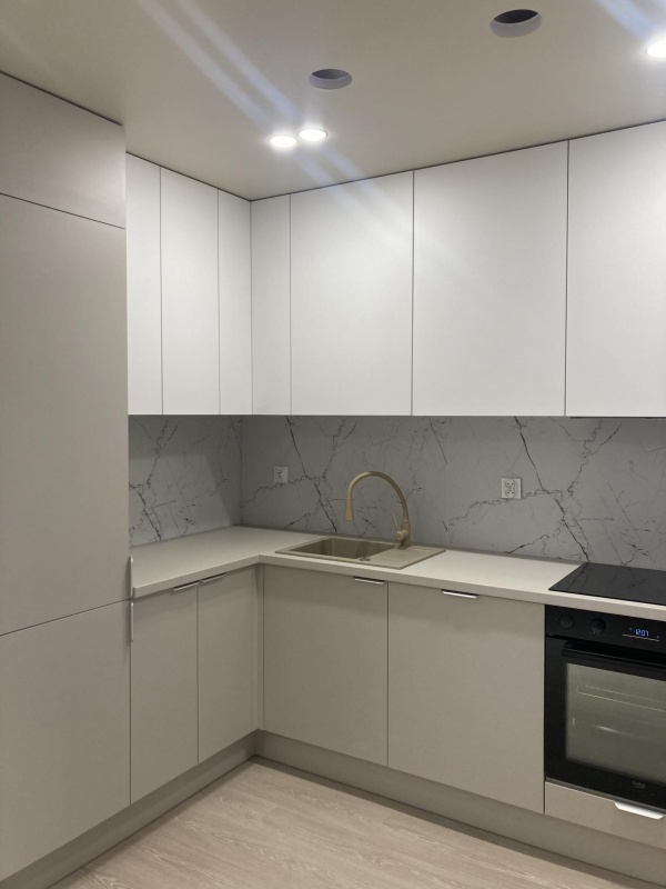 Kawalerka z niskim czynszem, klimatyzacja, balkon. - 8