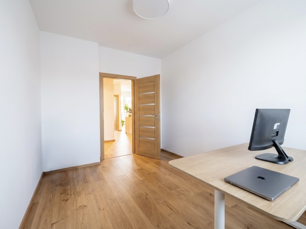 4 pokoje 66 m² | BEZPOŚREDNIO | Wysoki standard | Ulica Stefanika | Ekspozycja Południowa | Parking Strzeżony - 9