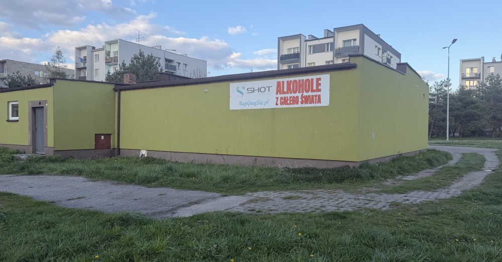 Pawilon handlowo-usługowy z działką  - 4