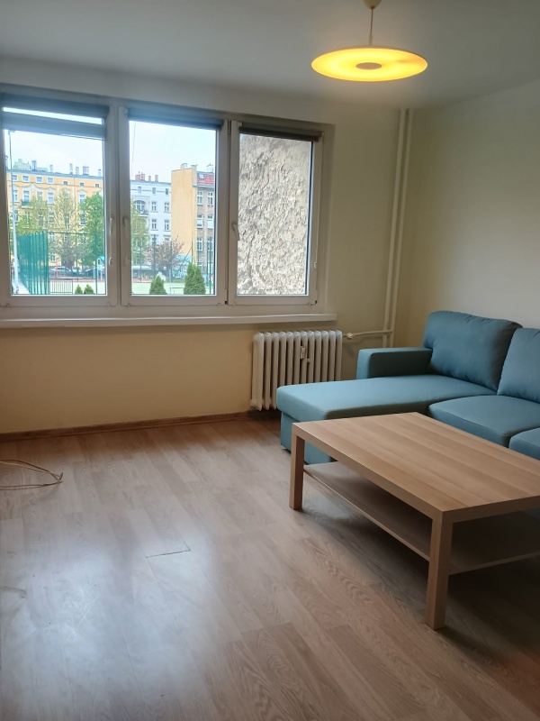 3 pokojowe w centrum z oddzielną kuchnią. - 2