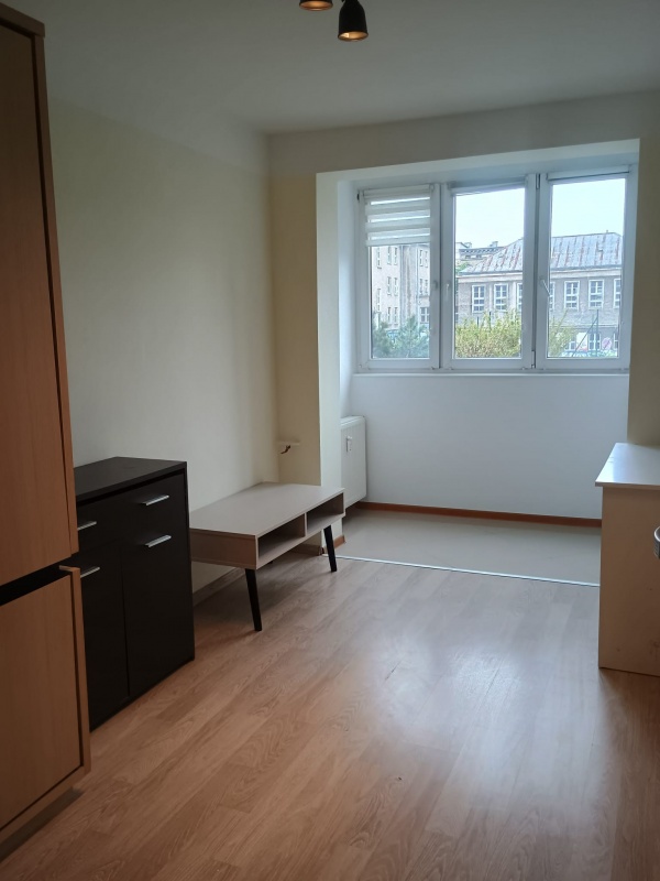 3 pokojowe w centrum z oddzielną kuchnią. - 0