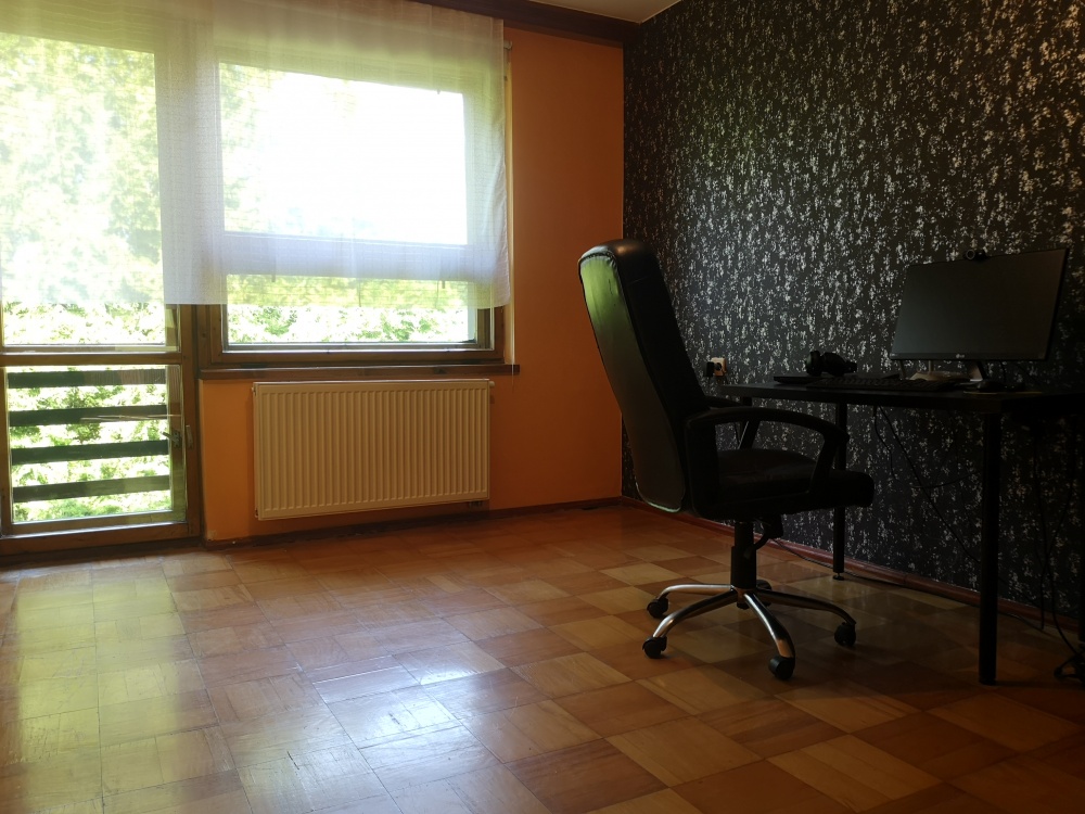 Przestrzenny dom w centrum Żywca z widokiem na góry - 9