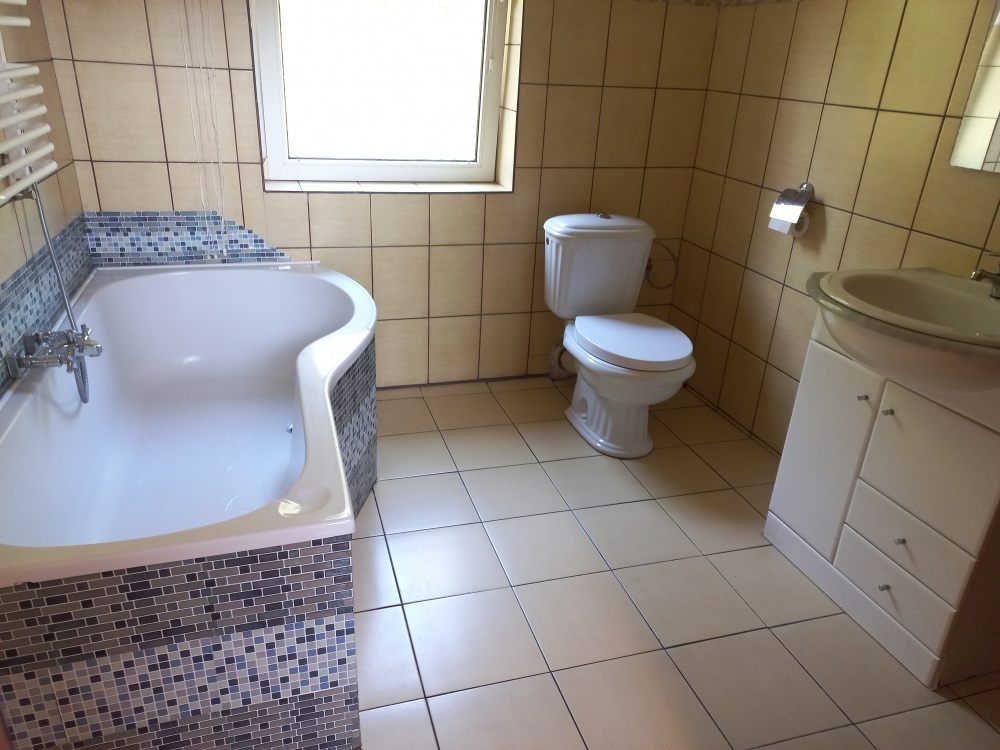 Przestrzenny dom w centrum Żywca z widokiem na góry - 10