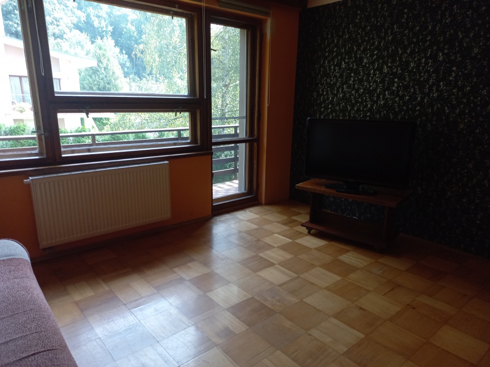 Przestrzenny dom w centrum Żywca z widokiem na góry - 11