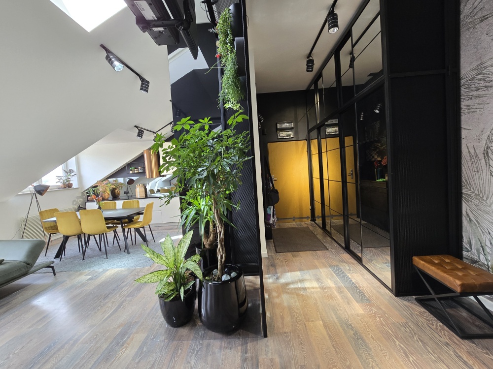 Luksusowy wysoki przestrzenny loft pod klucz 3 pokoje niski czynsz - 5