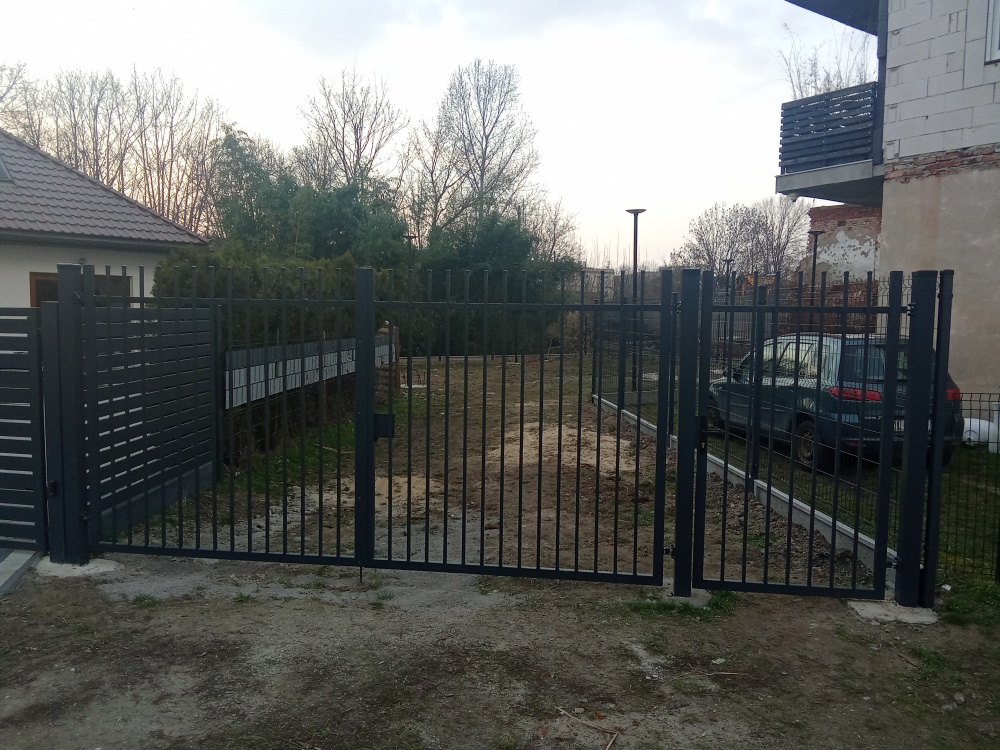 Działka budowlana do dzierżawy/wynajęcia przy centrum Legnicy, 340 m2 - 0