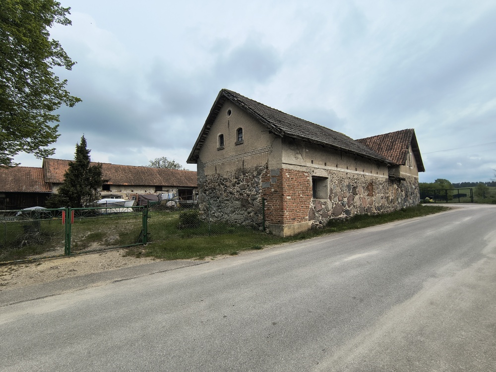 4 Pokojowy dom z działką - 14