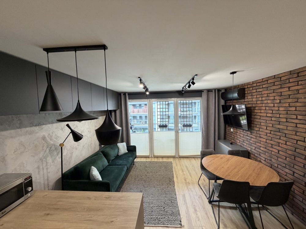 Stylowe mieszkanie 43 m² z klimatyzacją i garażem podziemnym, duży salon z kuchnią + sypialnia, w pełni wyposażone - 1