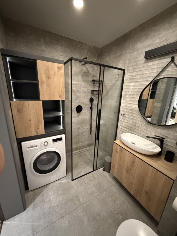 Stylowe mieszkanie 43 m² z klimatyzacją i garażem podziemnym, duży salon z kuchnią + sypialnia, w pełni wyposażone - 5