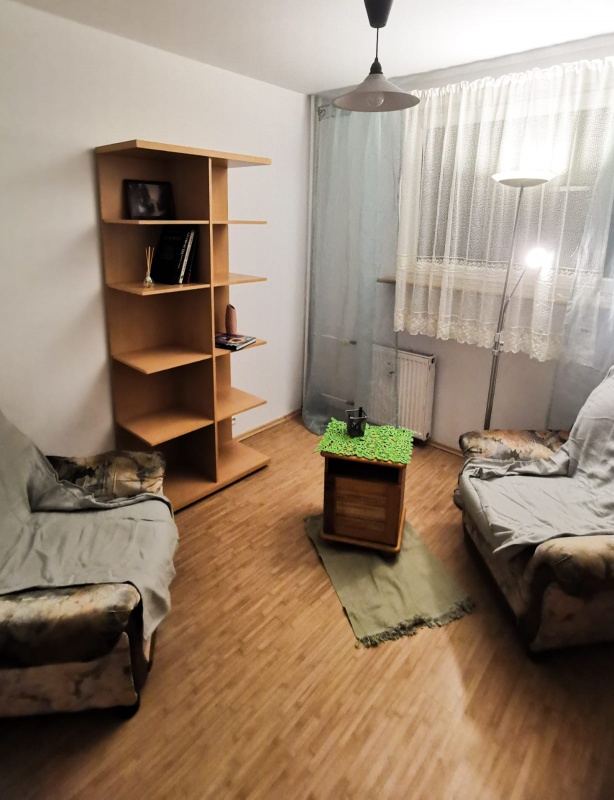 Duże i jasne. Mieszkanie 4 pokoje , kuchnia, łazienka,  - 1