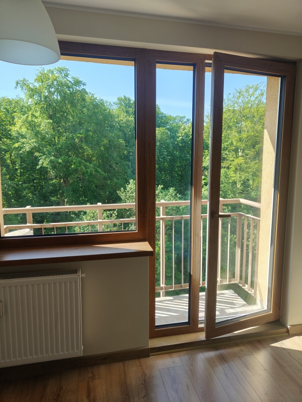 Mieszkanie PREMIUM Winda Park Staszica z Salonu Widok na Las - 2