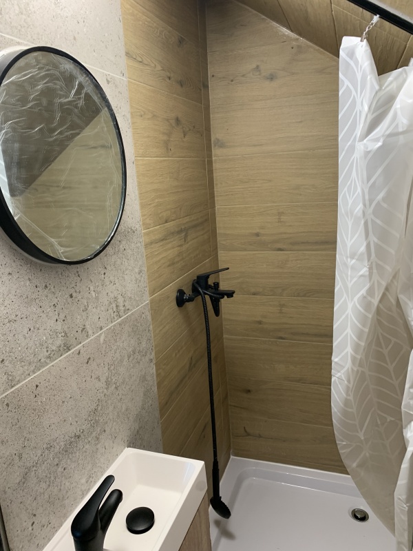Kawalerka do wynajecia | 23 mkw | Ruda Ślaska Orzegow | po remoncie | CO miejskie | standard IKEA | ustawna i duza czesc mieszkalna | niski czynsz | mała toaleta | kuchnia przejściowa | wyposażone  - 1