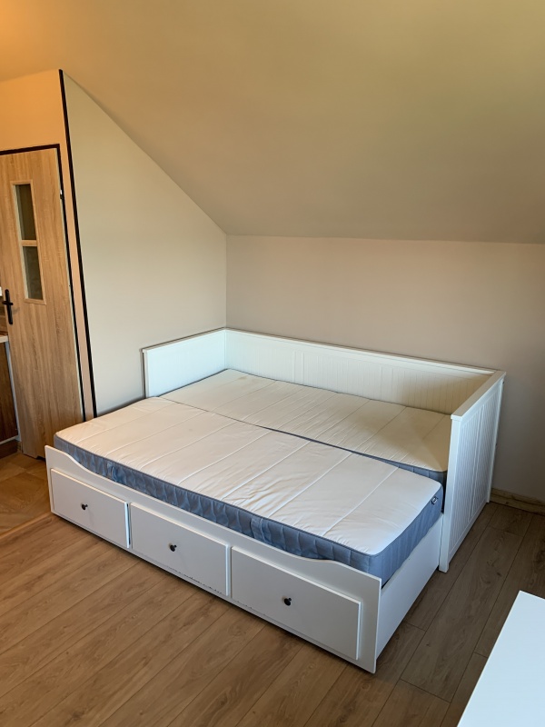 Kawalerka do wynajecia | 23 mkw | Ruda Ślaska Orzegow | po remoncie | CO miejskie | standard IKEA | ustawna i duza czesc mieszkalna | niski czynsz | mała toaleta | kuchnia przejściowa | wyposażone  - 11