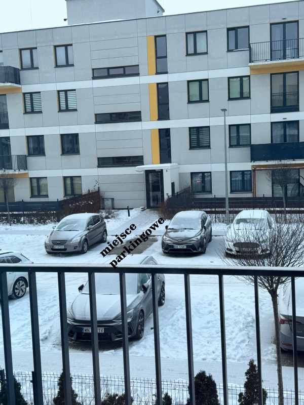 Wynajmę 2 pokojowe mieszkanie z balkonem, miejscem postojowym oraz komórką. Miejscowość Zamienie - 8