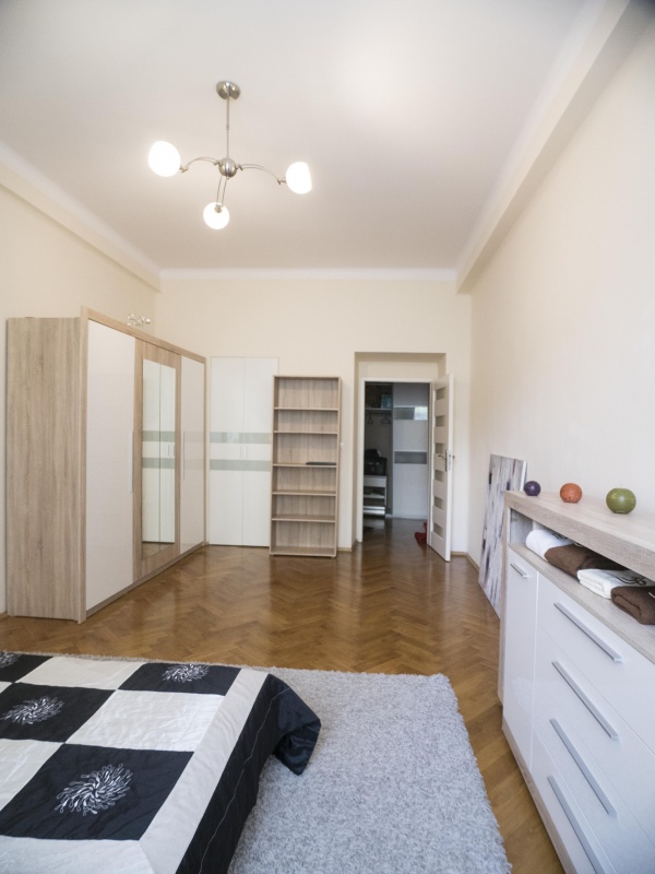 Kraków Stare Miasto ul Długa 82, 3 pok, 2 balkony, garderoba, winda MPEC - 9
