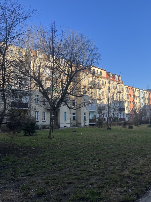 Klimatyczne mieszkanie w kamienicy po remoncie z antresolą i balkonem  - 18