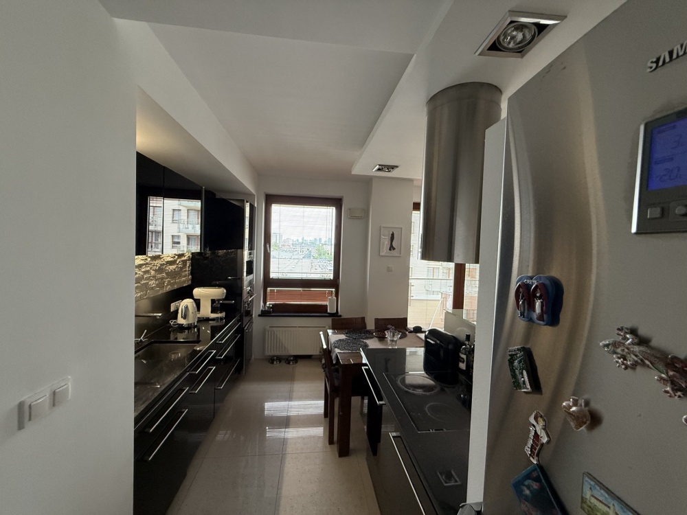 Miejsce postojowe w cenie / Metro M2  - 8