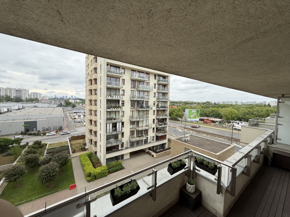 Miejsce postojowe w cenie / Metro M2  - 11