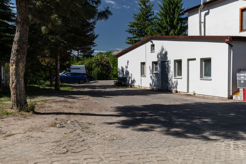 2 duże mieszkania+budynek Produkcyjny/działka 4535m2 - 10