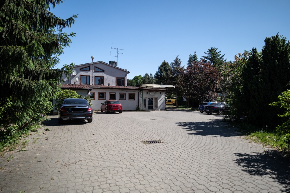 2 duże mieszkania+budynek Produkcyjny/działka 4535m2 - 7
