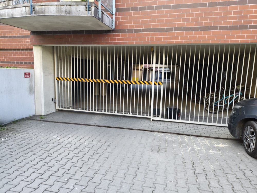 Bezpośrednio | Mieszkanie 37 m² | Meble na wymiar | Garaż + b. duża komórka | Monitoring 24/7 - 16