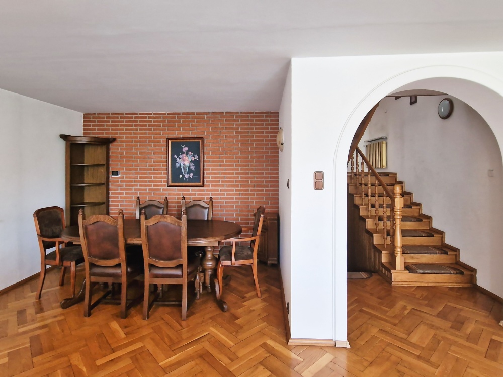 Przestronny bliźniak z ogrodem, tarasem i garażem. pow: 220 m² - 7