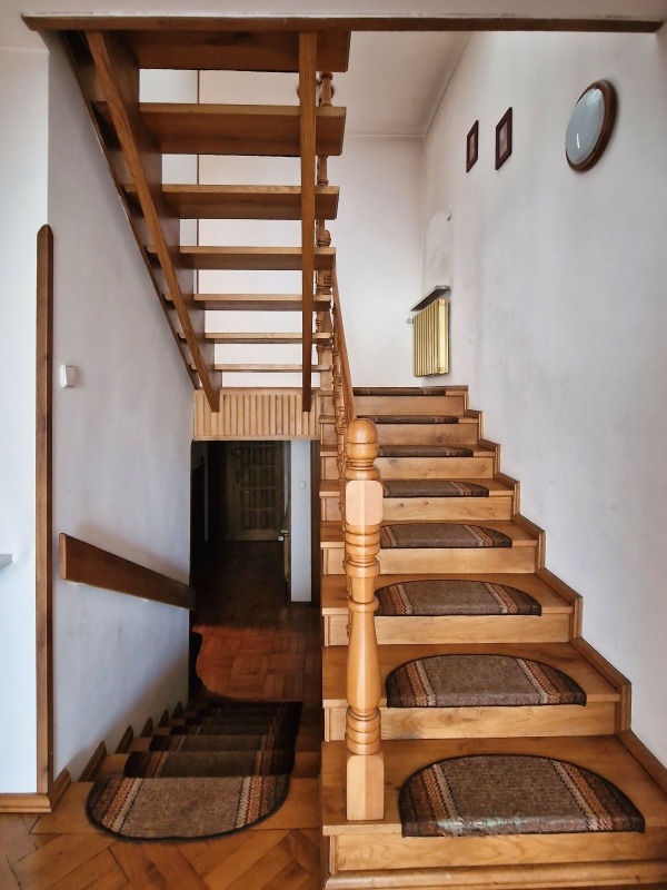 Przestronny bliźniak z ogrodem, tarasem i garażem. pow: 220 m² - 8
