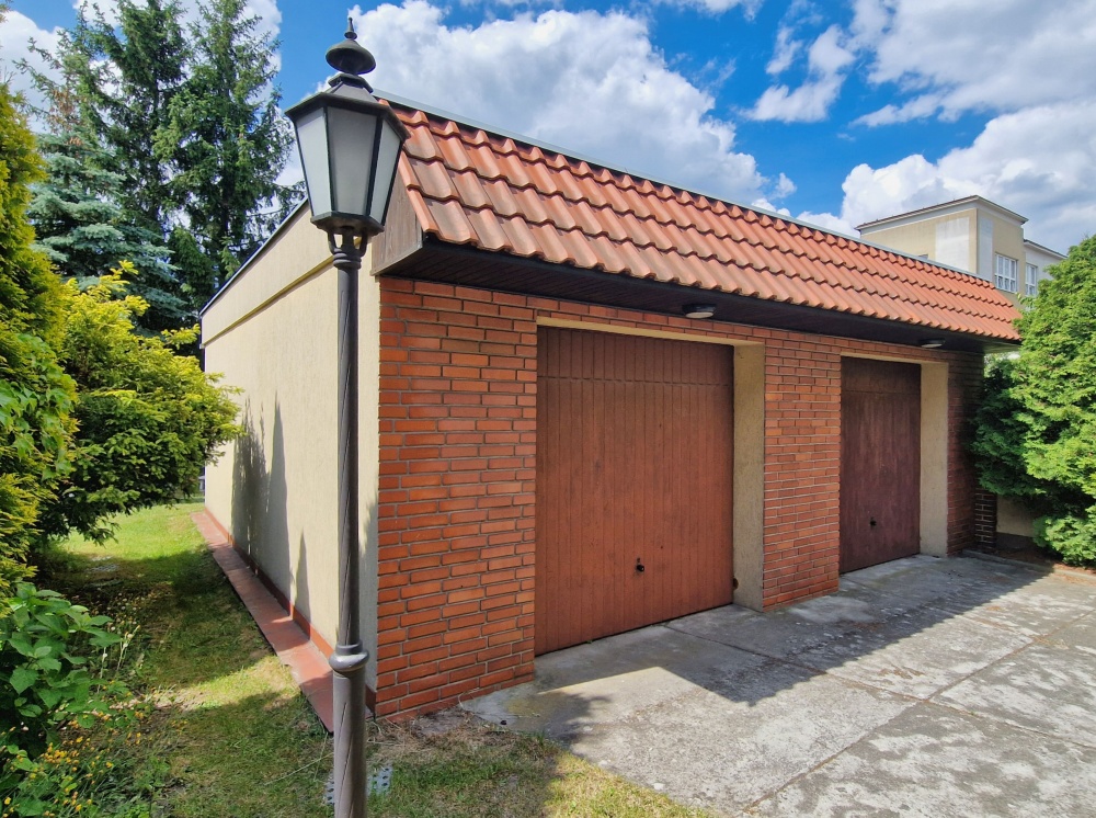 Przestronny bliźniak z ogrodem, tarasem i garażem. pow: 220 m² - 16