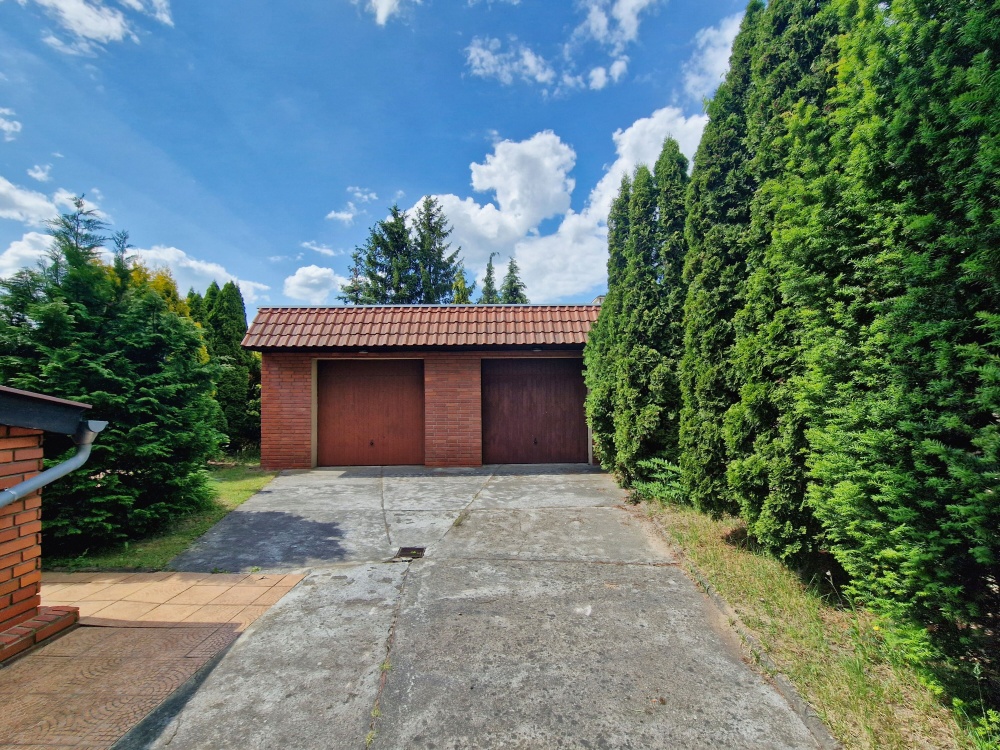 Przestronny bliźniak z ogrodem, tarasem i garażem. pow: 220 m² - 18